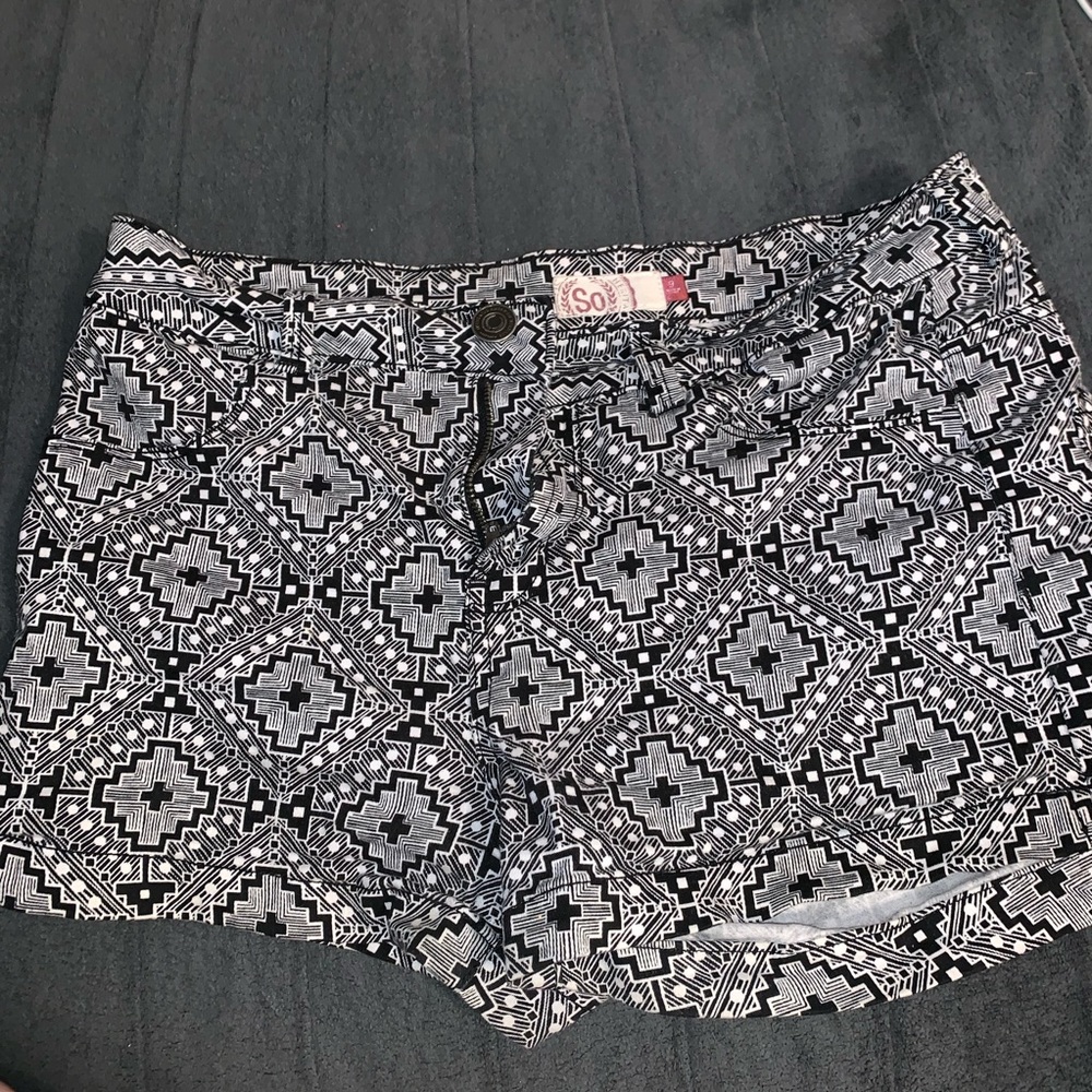 Black and white super cute patterned shorts!